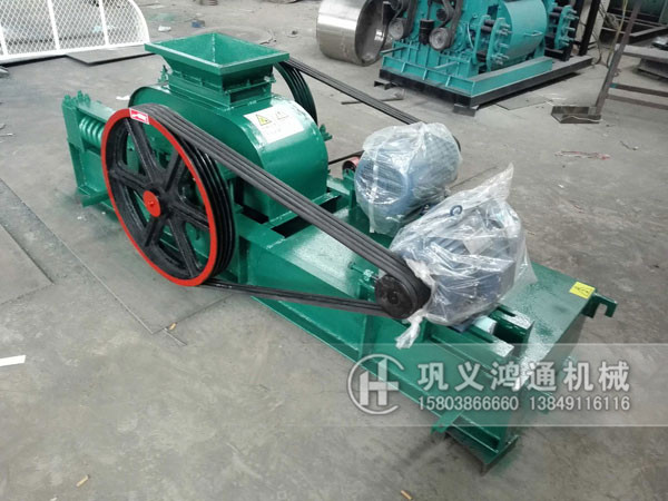 对辊破碎机发往安徽铜陵,粉碎化肥
