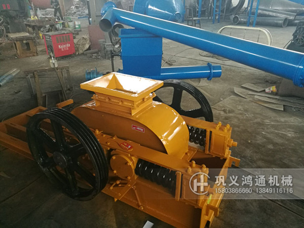 对辊破碎机发往福建漳州_破碎石英砂