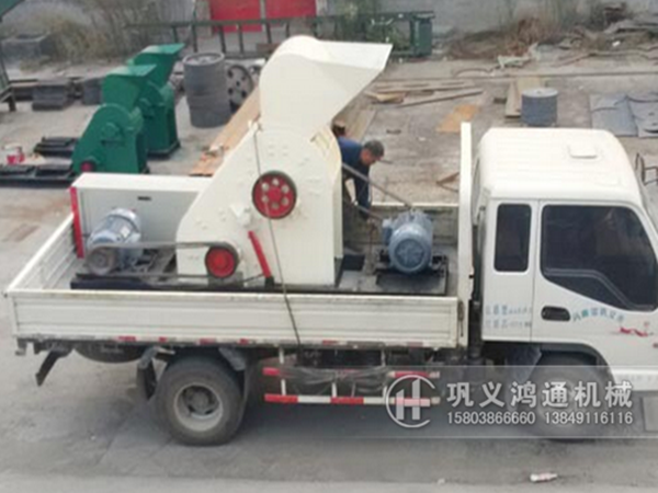 煤矸石粉碎机发货现场
