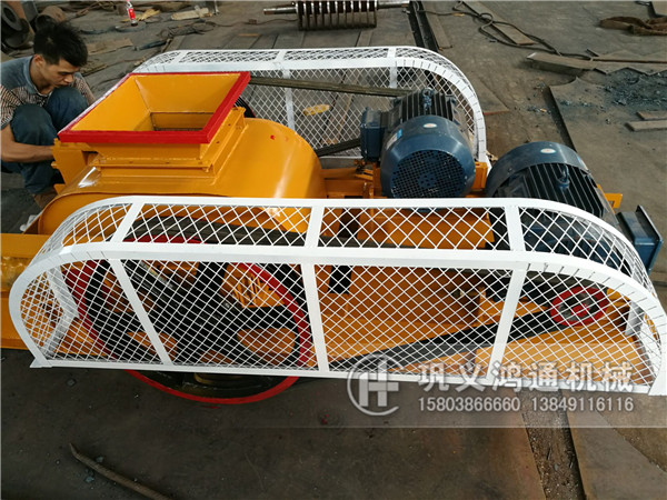 双齿辊破碎机发往河北承德_破碎建筑垃圾
