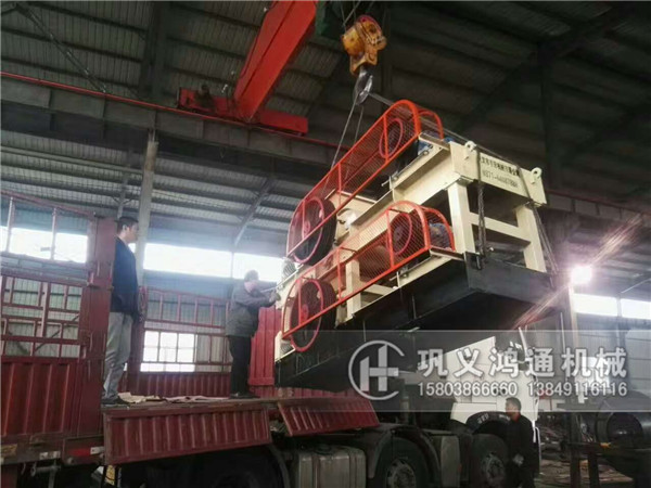 广西百色石英砂组合式对辊破碎机发货