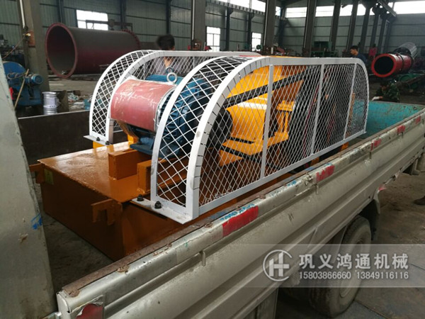 双齿辊破碎机发货现场